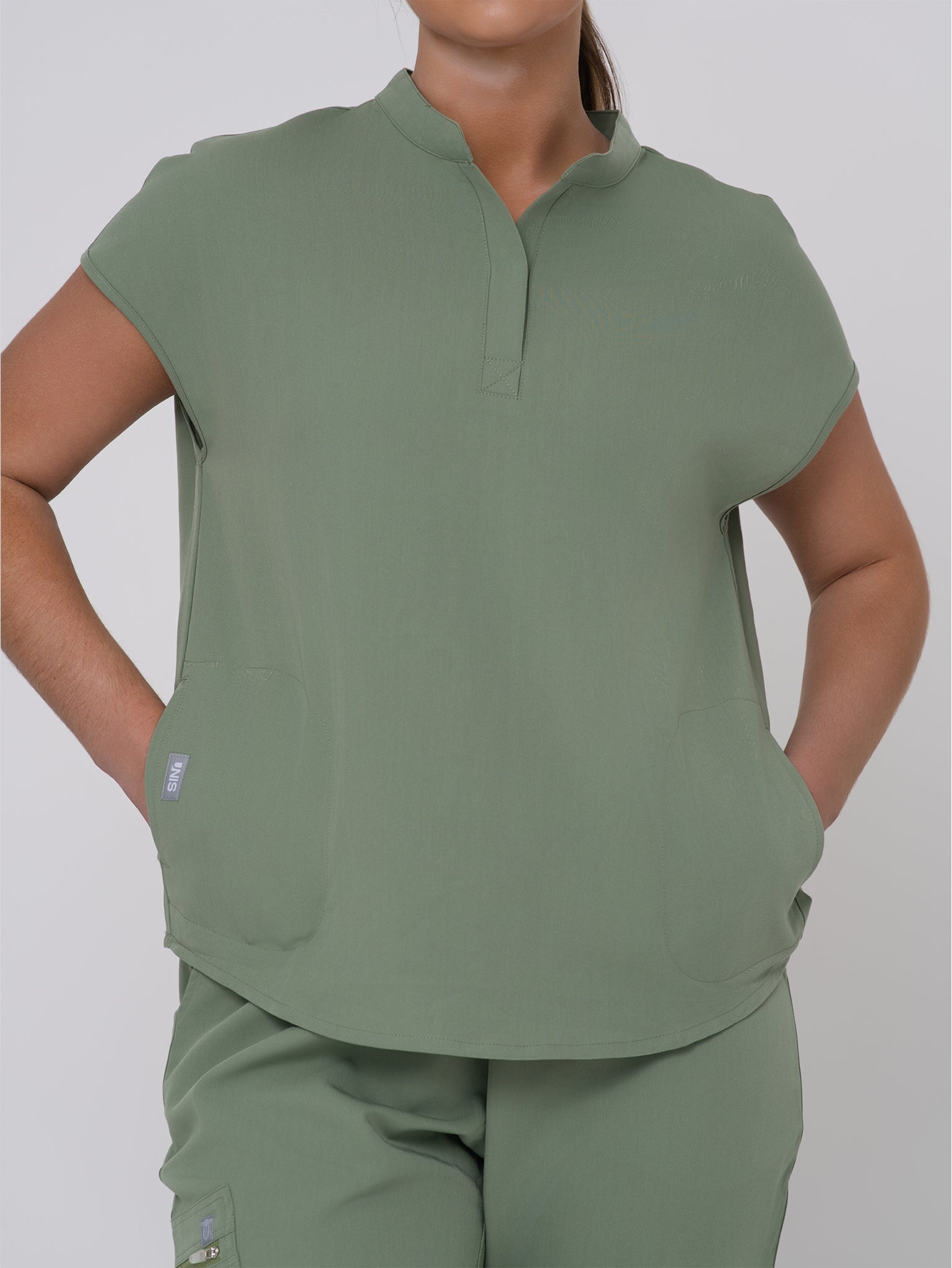 Sylvar 2- Pocket Top
