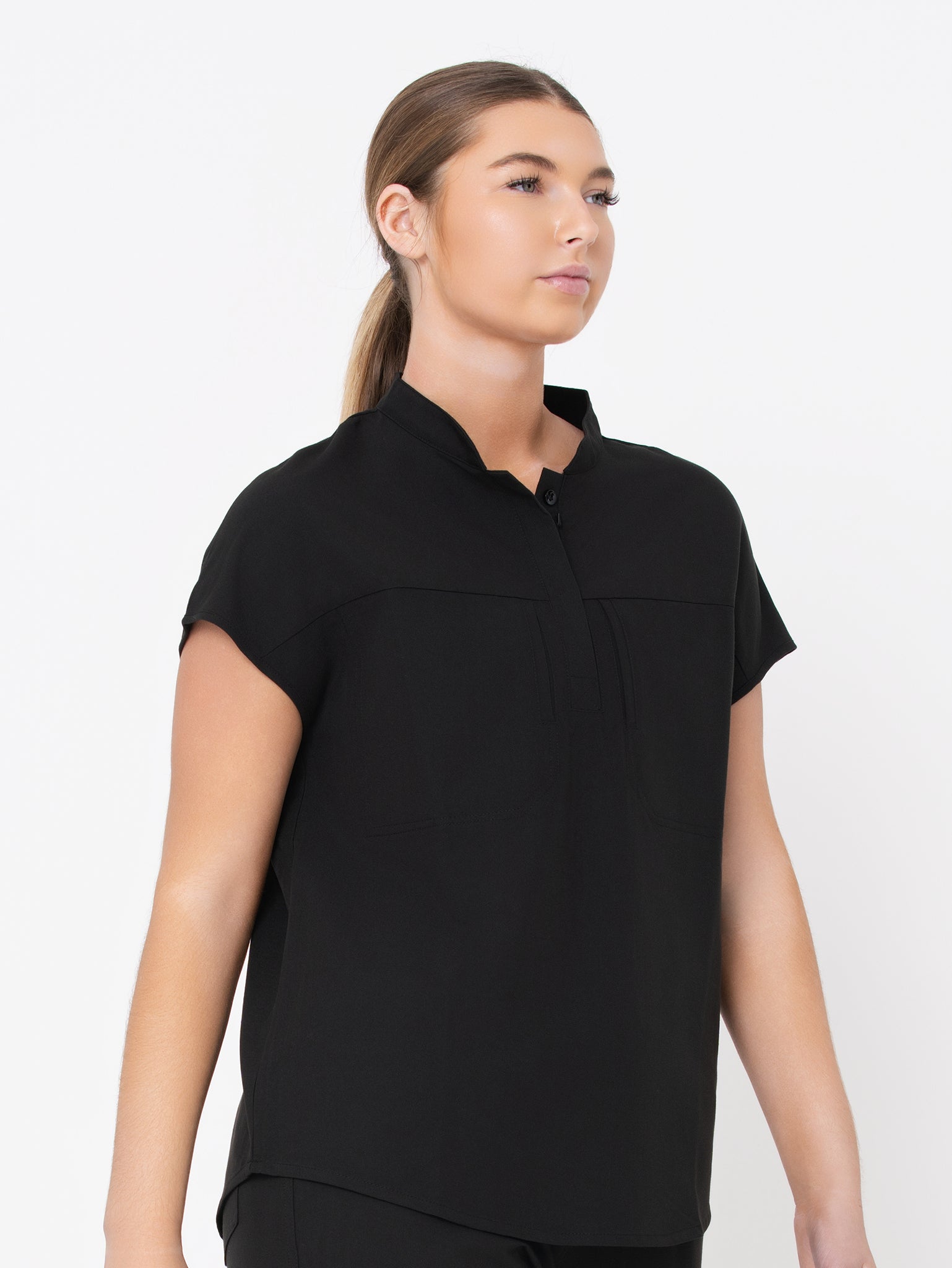 Syra 2-Pocket Top