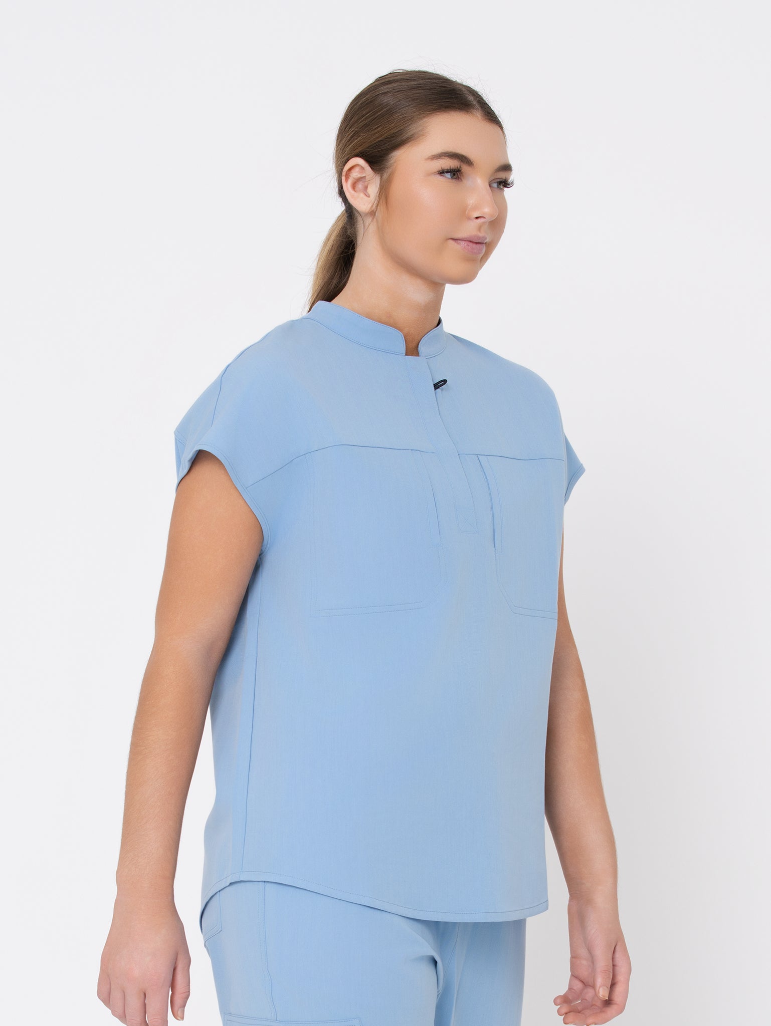Syra 2-Pocket Top